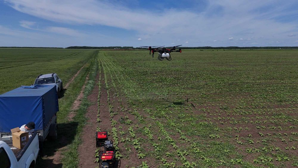 Prestari servicii agricole cu drona XAG 100 Pro