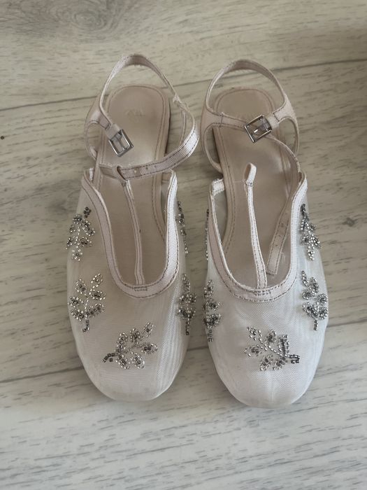 Продам  туфли черные кожаные