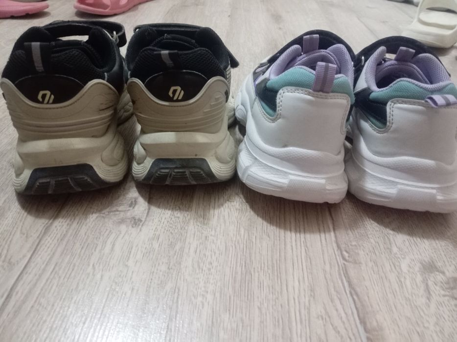 Кроссовки для девочки.