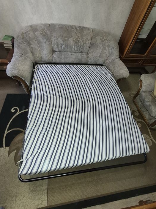 Роскошный комплект: диван-кровать и 2 кресла (массив, классика)