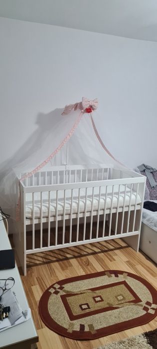 Pătuț copil mic aproape nou
