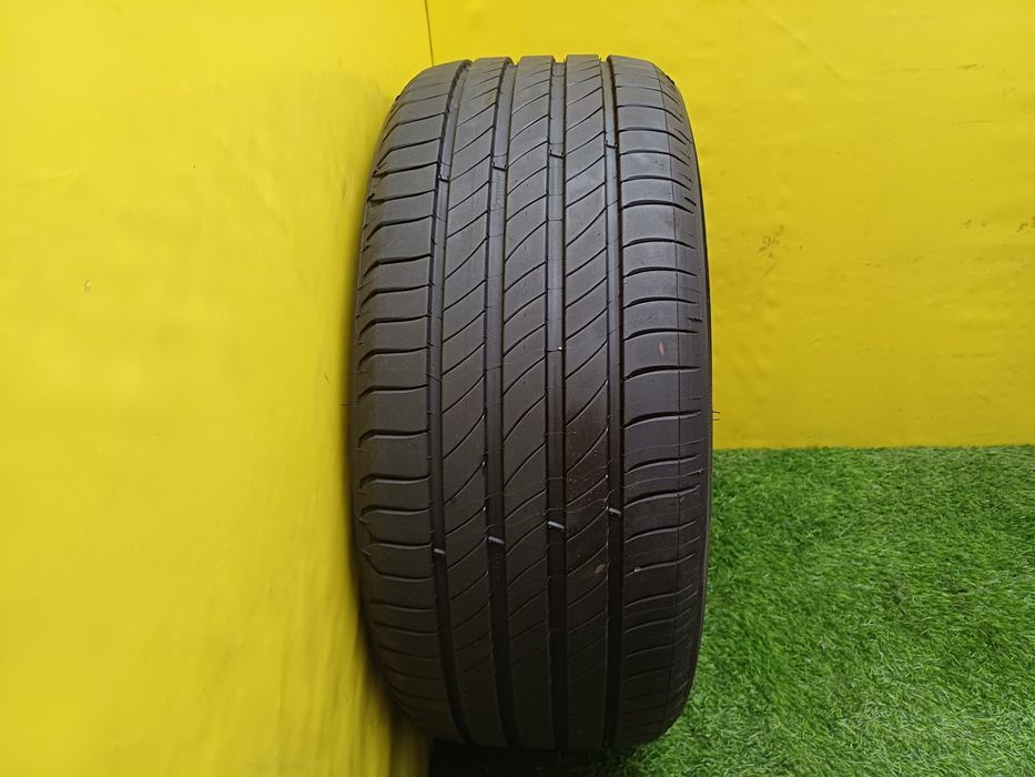 Шина 225/55 R16 Michelin.