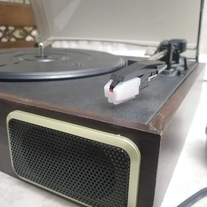 Продам проигрыватель