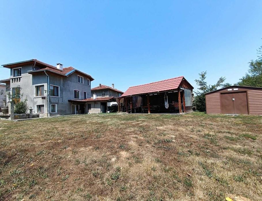 Триетажна къща в Еленския балкан