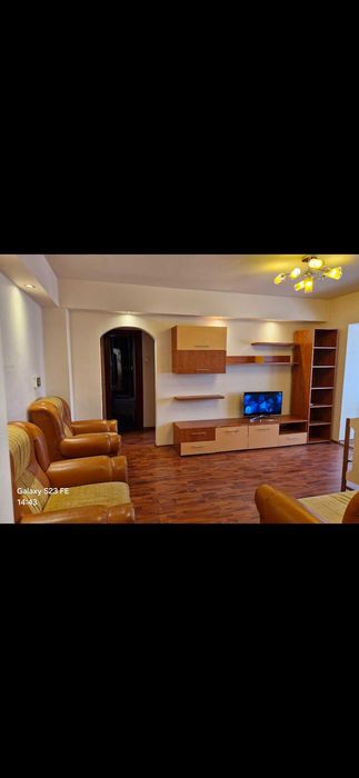 Inchiriez apartament 3 camere in Giurgiu, bloc Patibar, et.2, loc parcare
