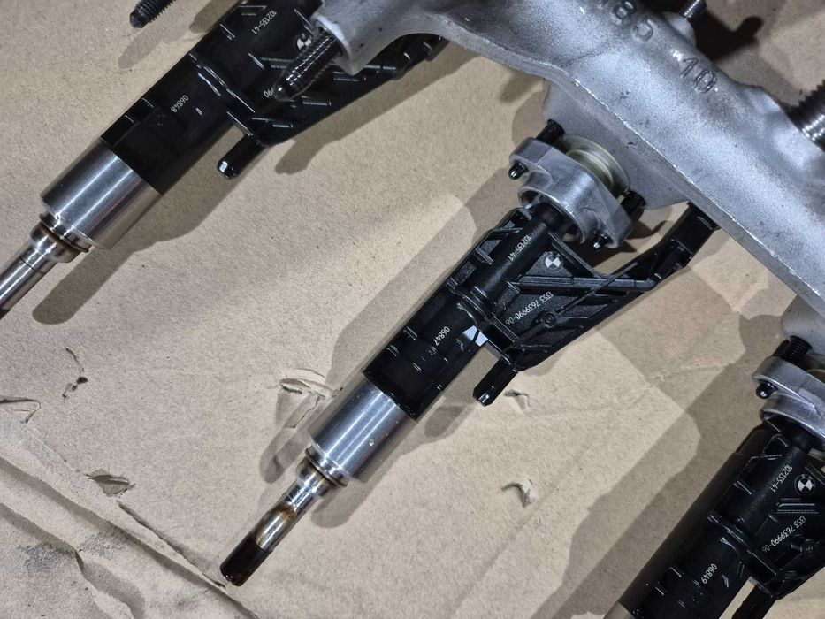 Injector pompa inalte rampa injectoare benzina BMW F30 LCI G20 G30 G31 F45 Active Tourer G11 G12 i8 I12 X1 F48 X2 F39 X4 G01 MINI F56 F55