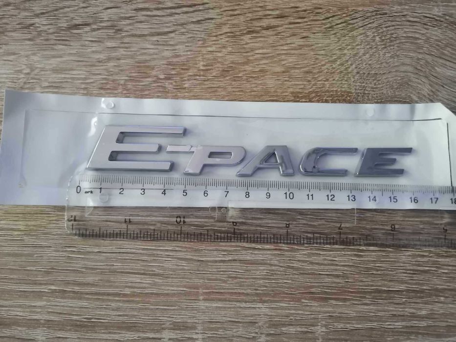 емблема лого Ягуар Jaguar E-Pace