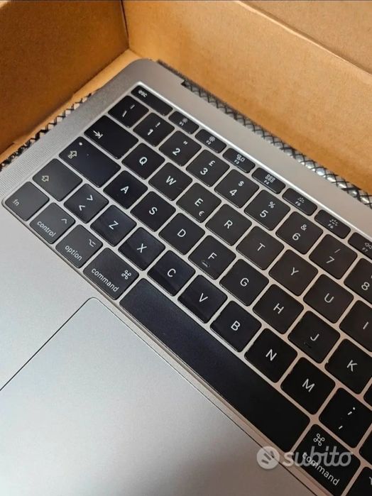 Carcasa aluminiu MacBook Air + tastatura + baterie