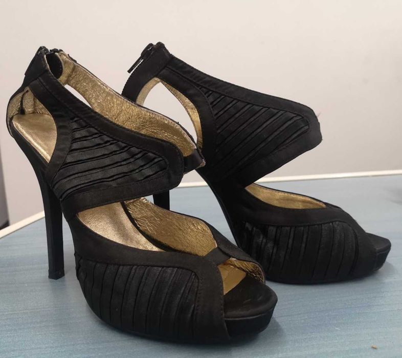 Маркови обувки на ток