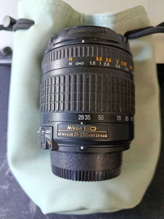 Объектив Nikon AF Nikkor 28-200mm f/3.5-5.6G ED