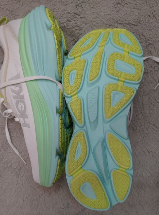 hoka bondi 8, noi, nr 42 2/3