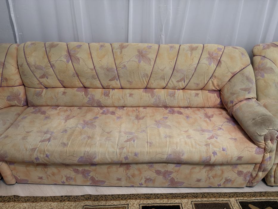 Отдам даром диван с креслом