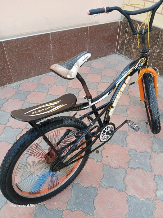 Sastaniyasi zoʻr, koʻpi bilan 3 4 oy haydalgan, uyda turgan velosipet,