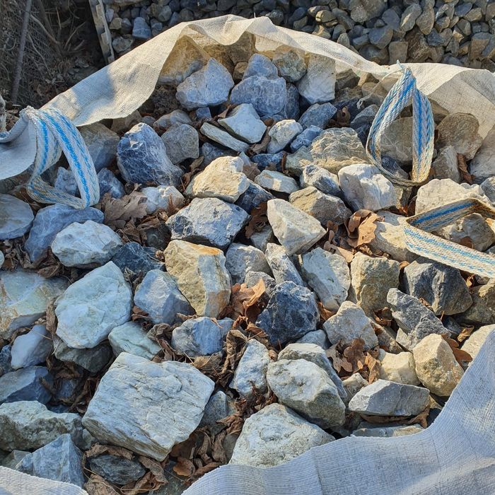 Depozit de piatra pentru gard locație șoseaua Iasi Hlincia