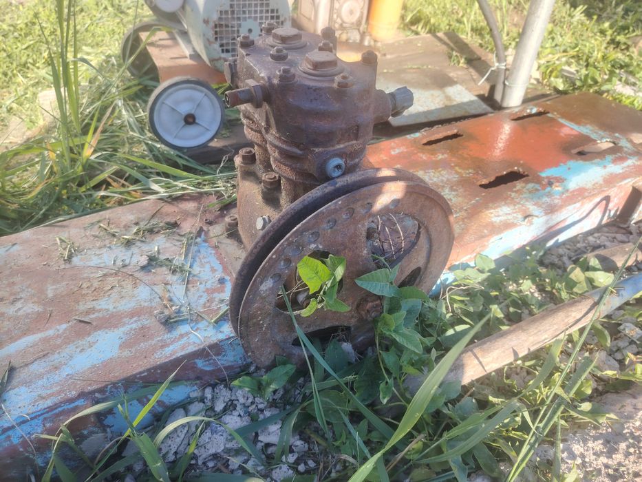 Продам компрессор