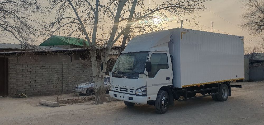 Isuzu  sotiladi naxt