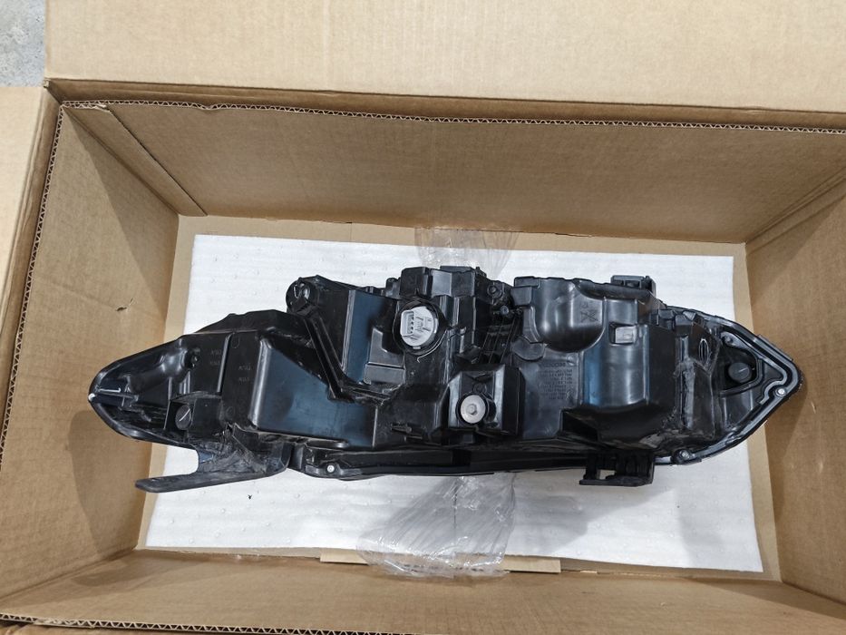 Десен OEM фар за Хонда Honda Civic 11 gen. 2022-2024
