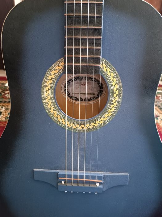 Gitara sotiladi rassiya mahsuloti holati yangi