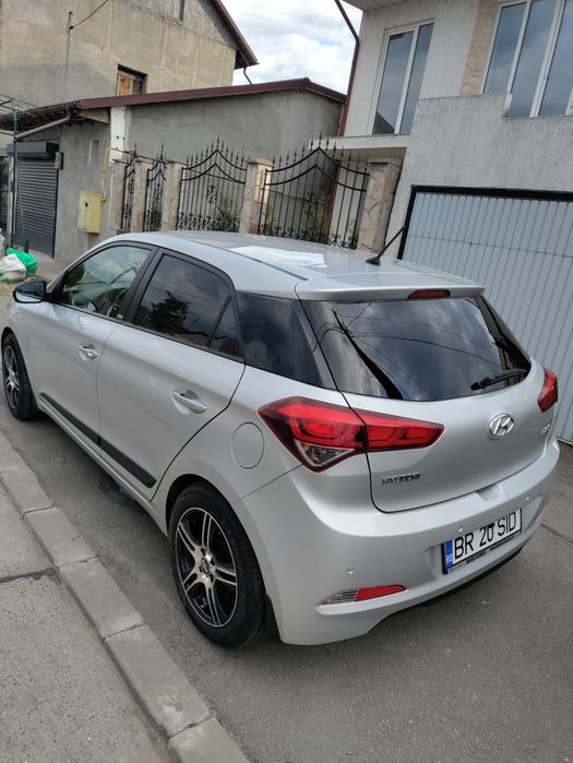 Hyundai i20 Black Line 1,25 /85CP 2015(octombrie) 6900€ ușor negociabil. Se vinde deoarece am trecut la Hyundai hibrid!