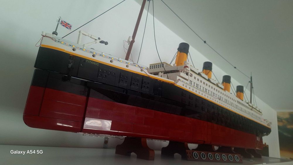 Lego Titanic 9090 piese