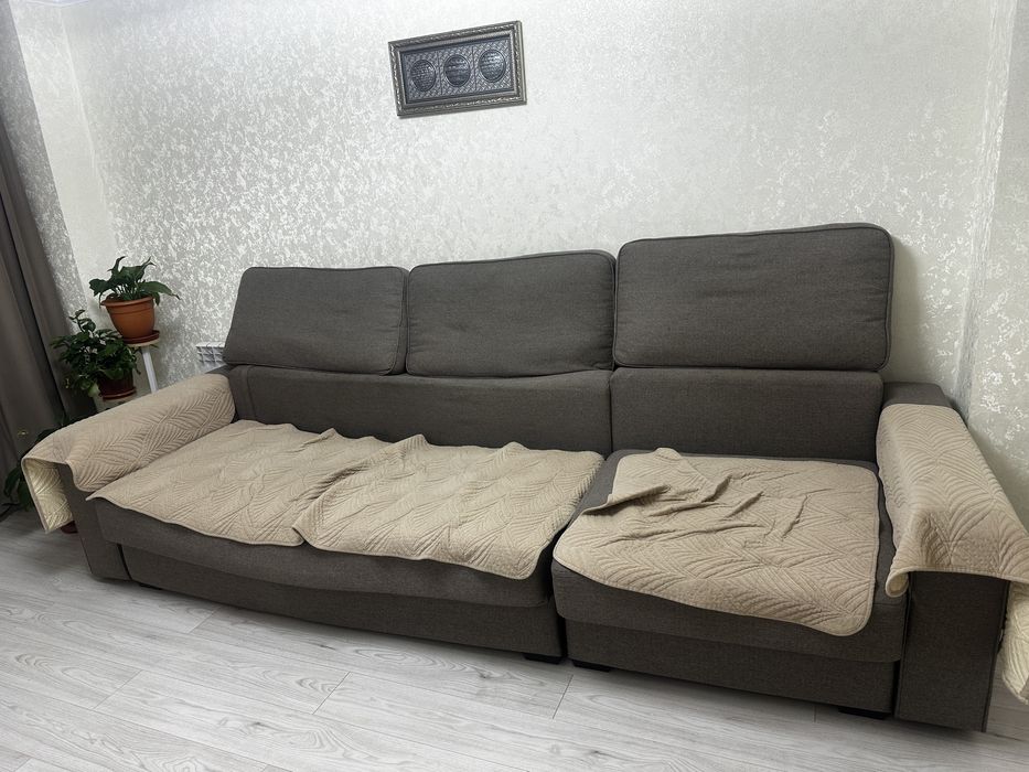 Продам диван вместе с подушками