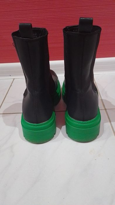 Дамски ежедневни боти