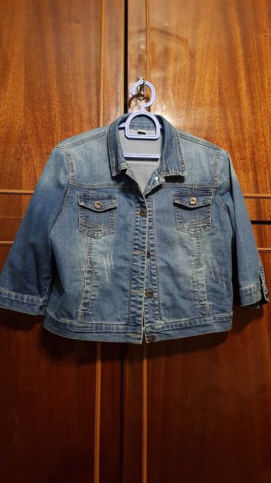 Джинсовая женская куртка