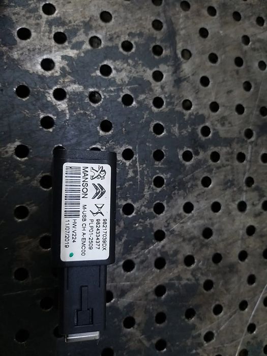 Port usb citroen c5 aircross 98217039dx 9824334377