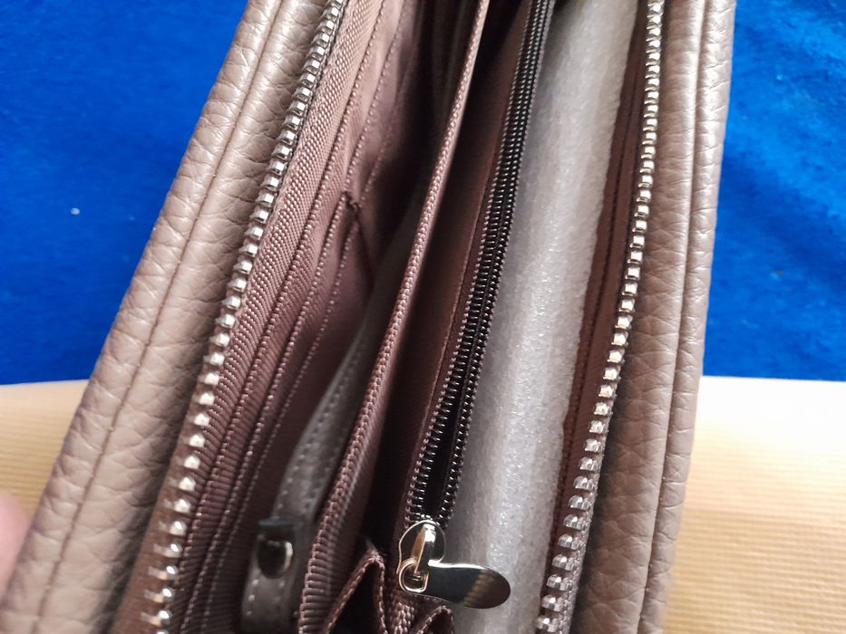 Продаю женский кошедёк-клатч мягкий