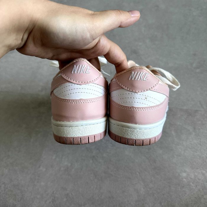 Дамски маратонки Nike Dunk Low Pro