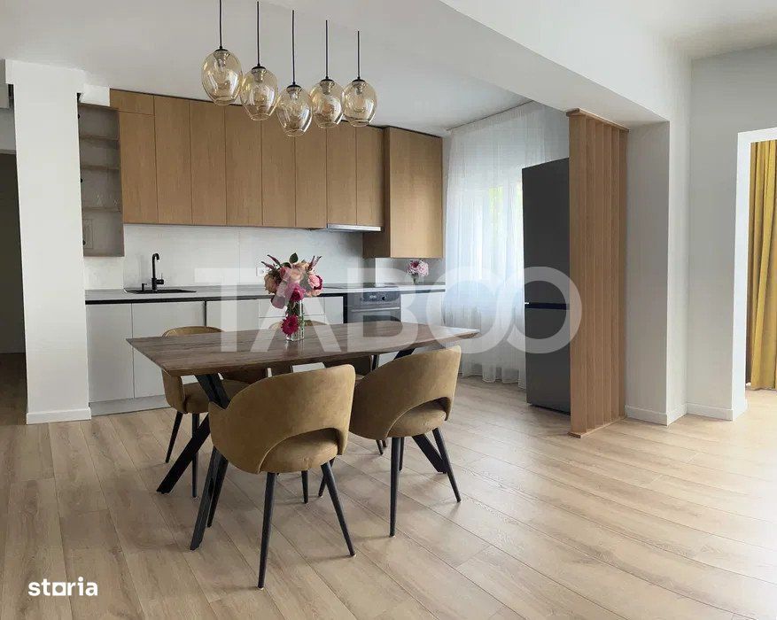 Apartament de inchiriat cu 3 camere etajul 1 in zona Strand