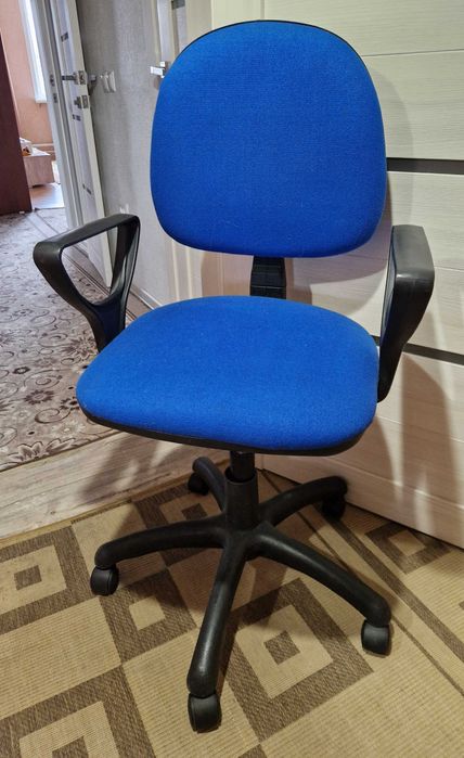 Продам компьютерный стул