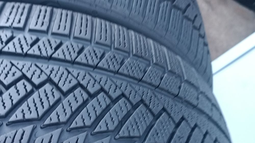 245/45/18 Continental