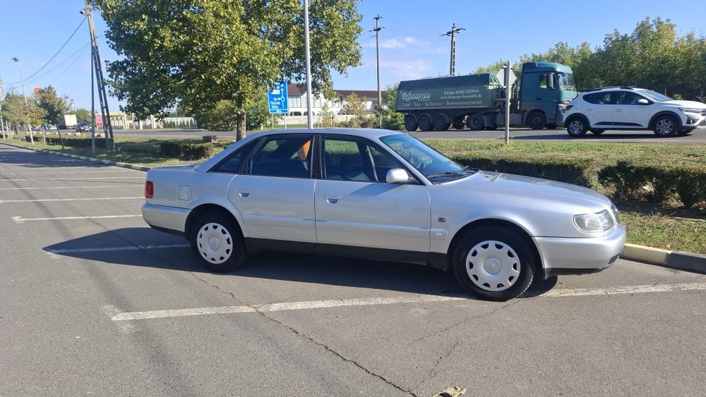 Audi 100 A6 C4 1995 vehicul istoric
