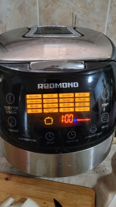 Мультиварка Redmond