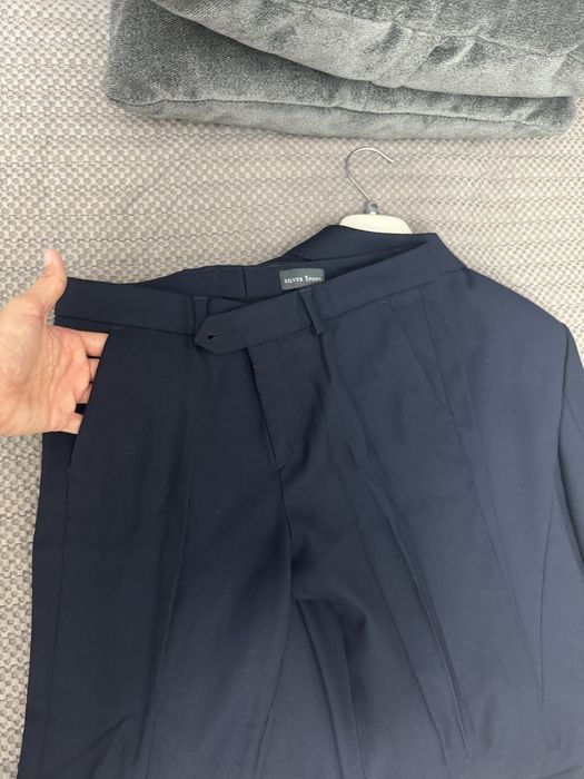 Продам школьный костюм