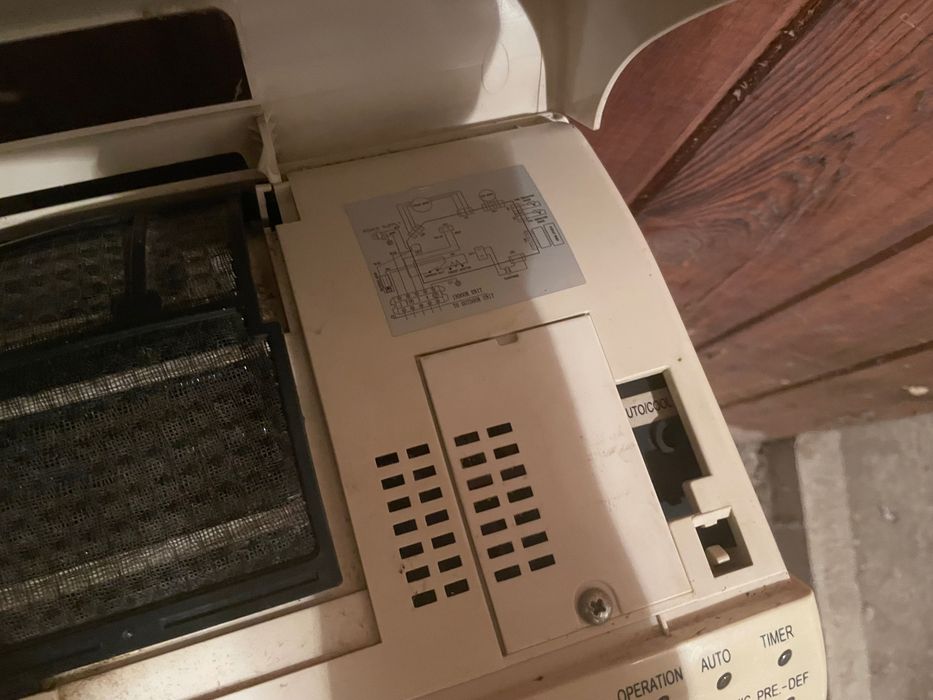 Климатик Midea 12 не инвенторен