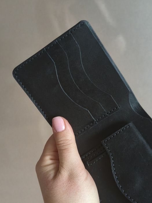 portofel lucrat manual din piele  handmade