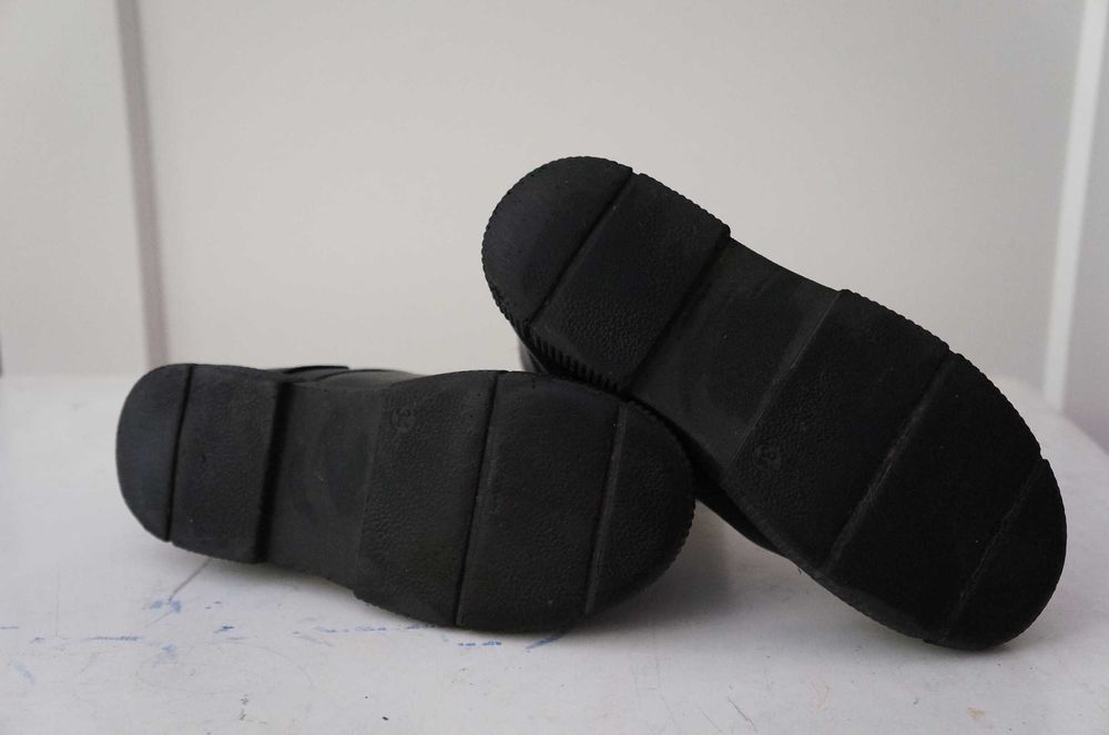 Модерни и удобни боти есен/зима/пролет 33/34 номер, отлично състояние