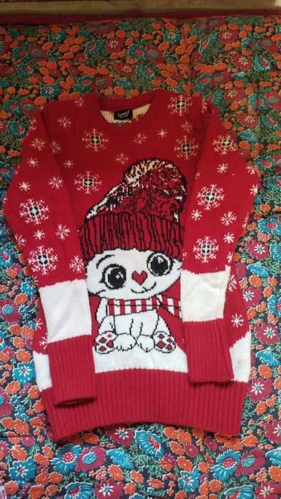 Свитеры .красны.