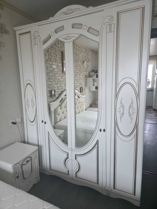 Спальный гарнитур