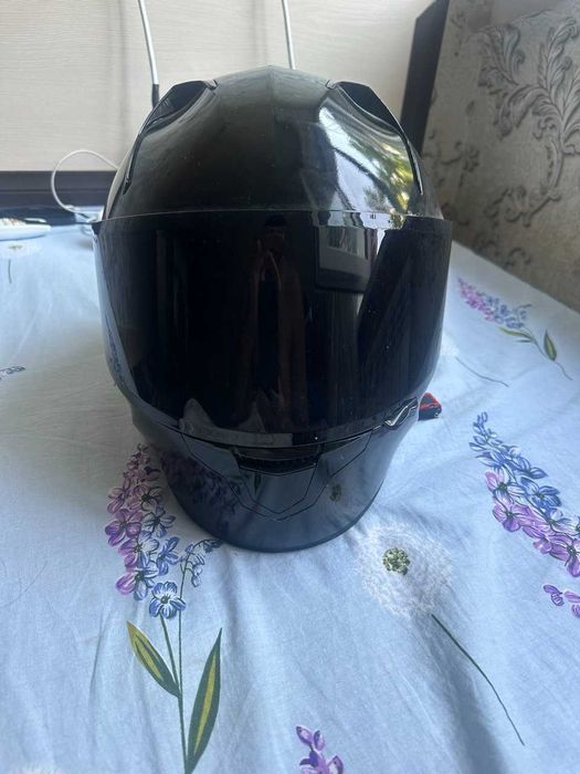 Moto shlem sotiladi