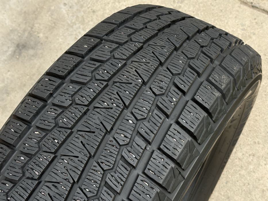 265|60 R18. Yokohama IceGuard G075.
