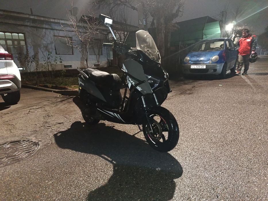 Surochna AVENUS 150 kubli skuter sotiladi yurishlari yaxshi