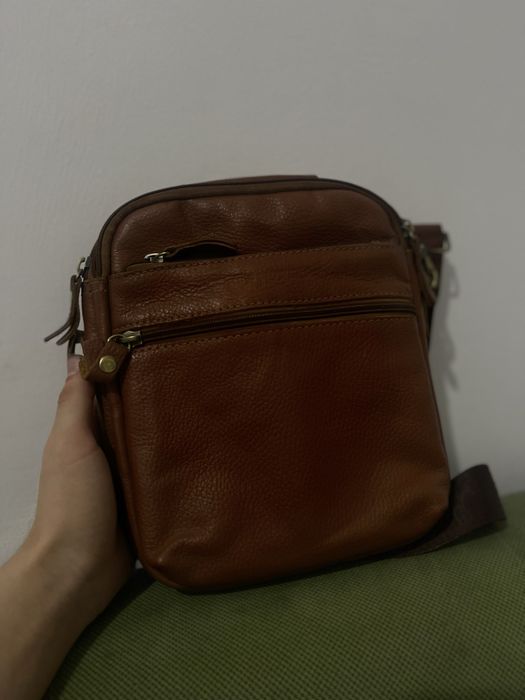 Продам кожаную Барсетку