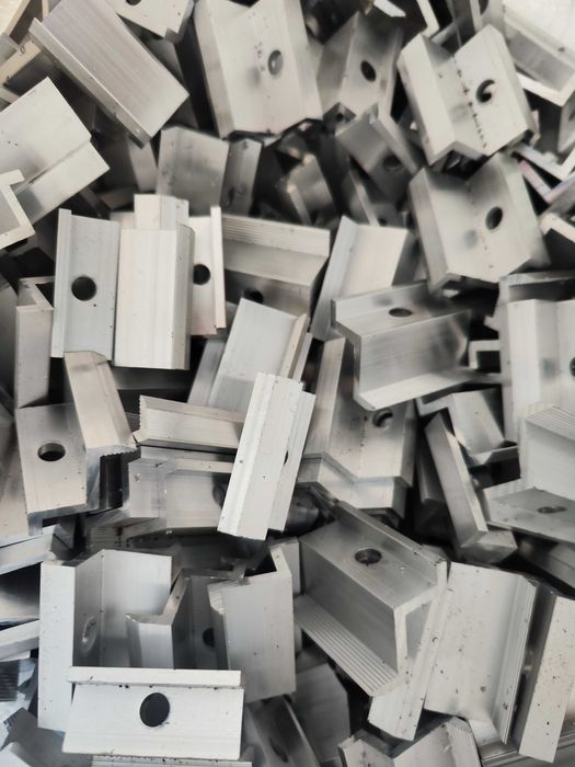 Алуминиева планка за монтаж на фотоволтаичен панел