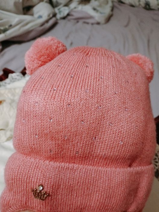 Зимняя шапка очень теплая для девочки!