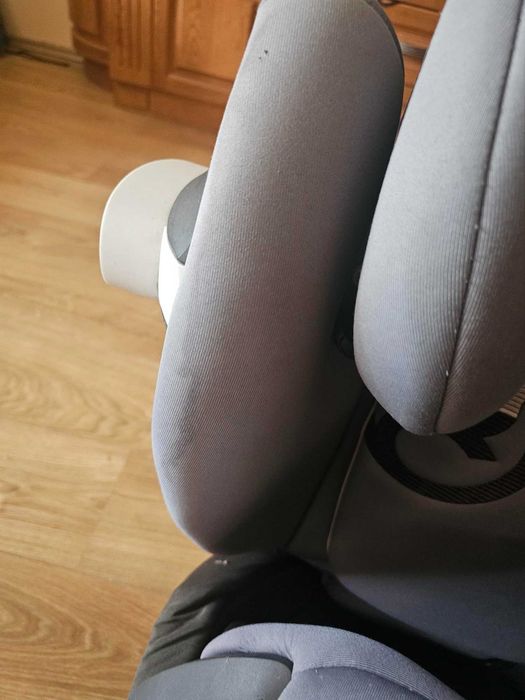 Продавам детско столче Cybex Solution M-fix