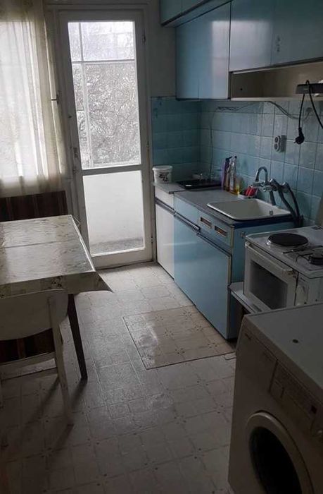 Дава се под наем Тристаен апартамент в Пловдив, Младежки Хълм - 90 кв.м за 423.3 € - Снимка #1