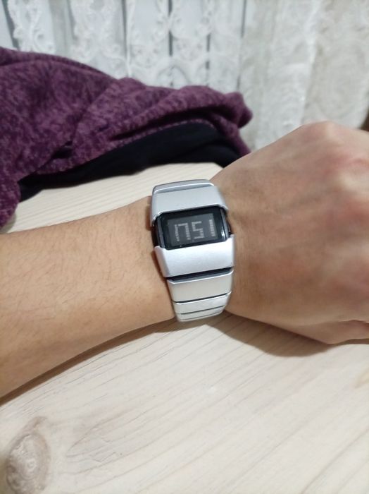 Часы мужские серые